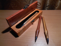 Éger-szilva tolltartó, szilva és barack tollal #1